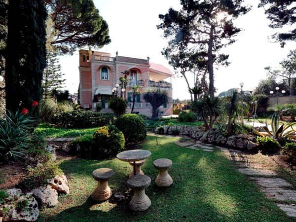 casa indipendente in vendita a Bari in zona Carbonara