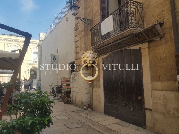 locale commerciale in vendita a Bari in zona Città Vecchia