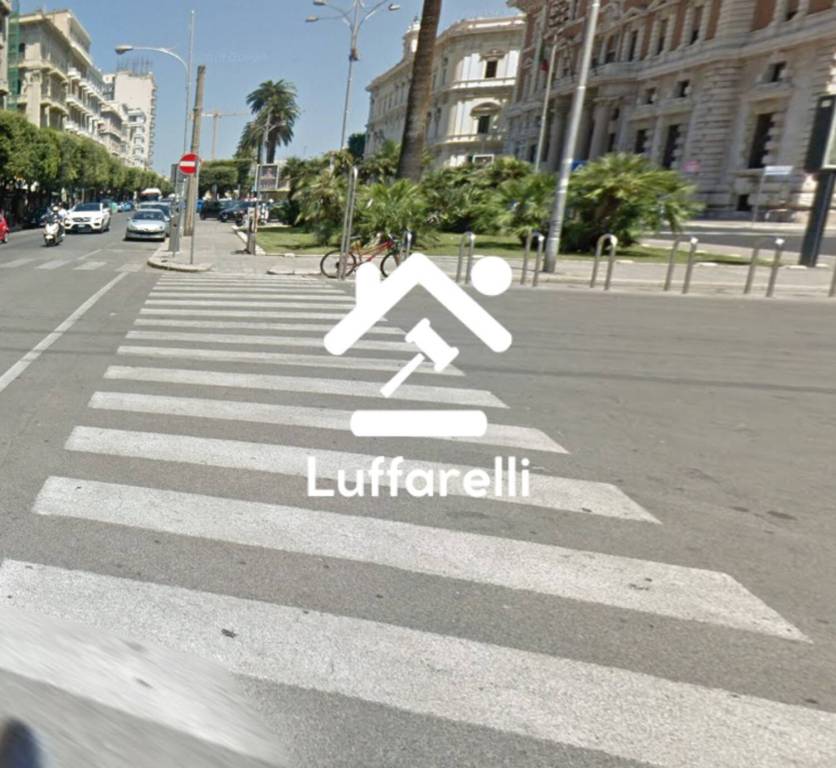 capannone in vendita a Bari in zona Stanic