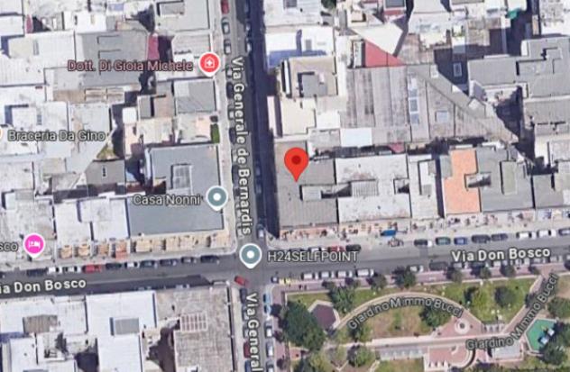 negozio in vendita a Bari in zona Libertà