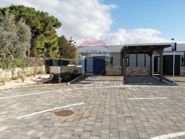 casa indipendente in vendita a Bari in zona Parco Adria