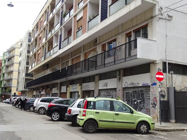 negozio in vendita a Bari in zona Carrassi