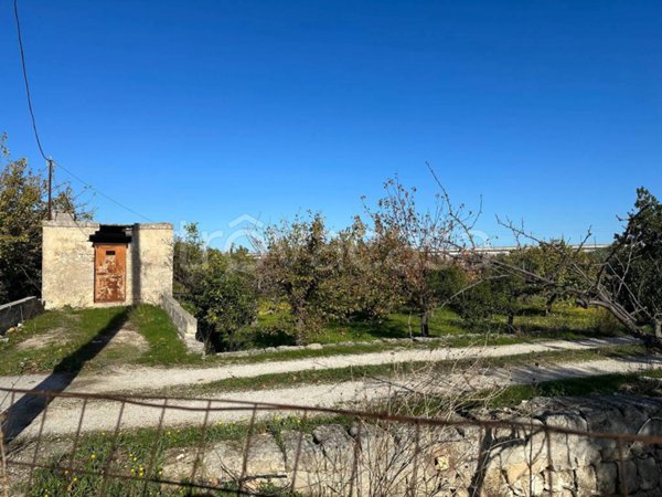 terreno agricolo in vendita a Bari in zona Carbonara