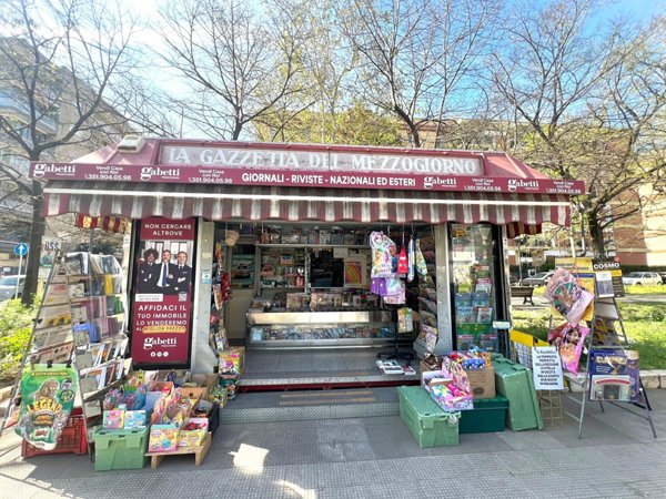 locale commerciale in vendita a Bari in zona Poggiofranco