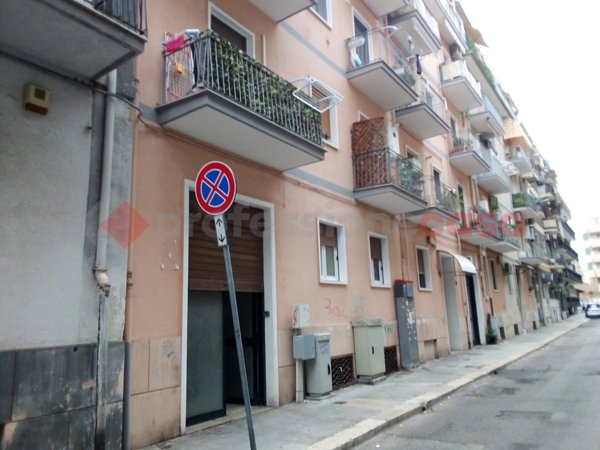 locale commerciale in vendita a Bari in zona Carrassi