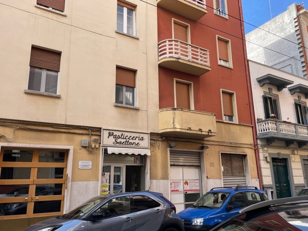 locale commerciale in vendita a Bari