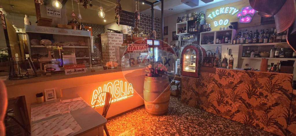 negozio in vendita a Bari in zona Poggiofranco