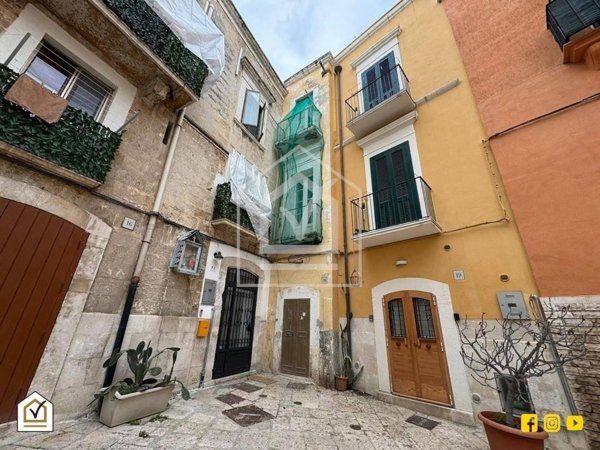 casa indipendente in vendita a Bari in zona Città Vecchia