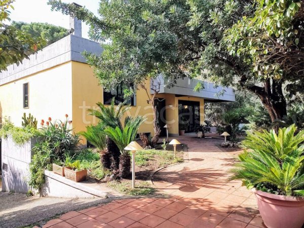 casa indipendente in vendita a Bari in zona Carbonara