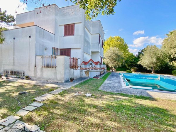 casa indipendente in vendita a Bari in zona Murat
