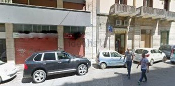 locale commerciale in vendita a Bari in zona Murat