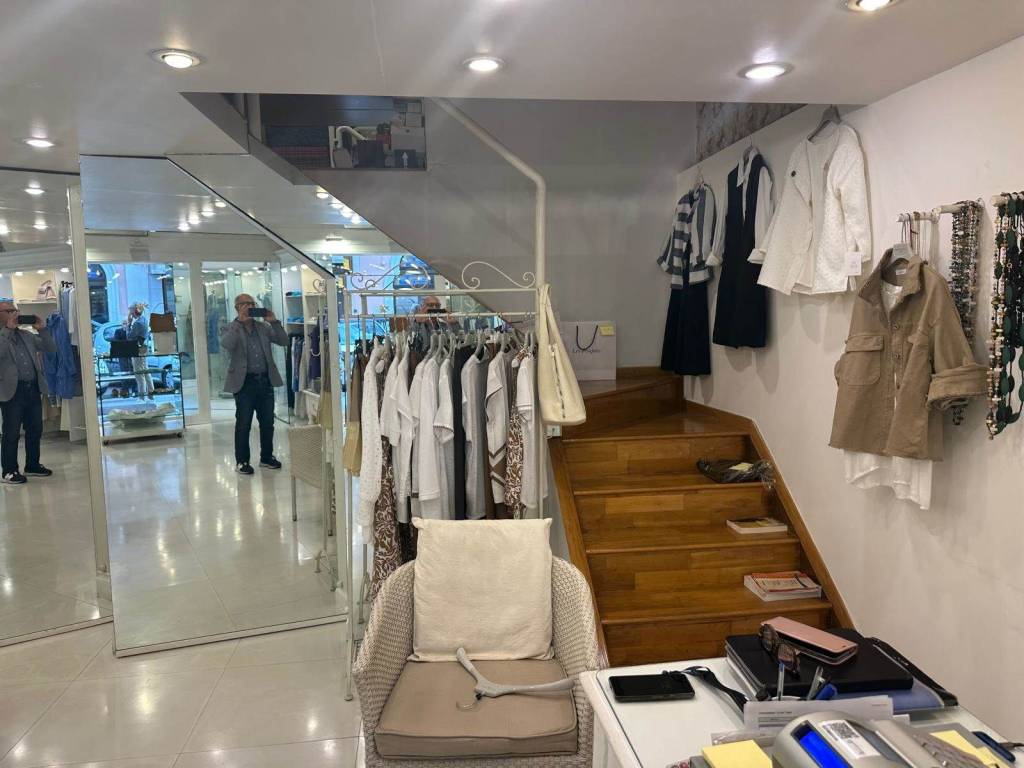 negozio in vendita a Bari in zona Murat