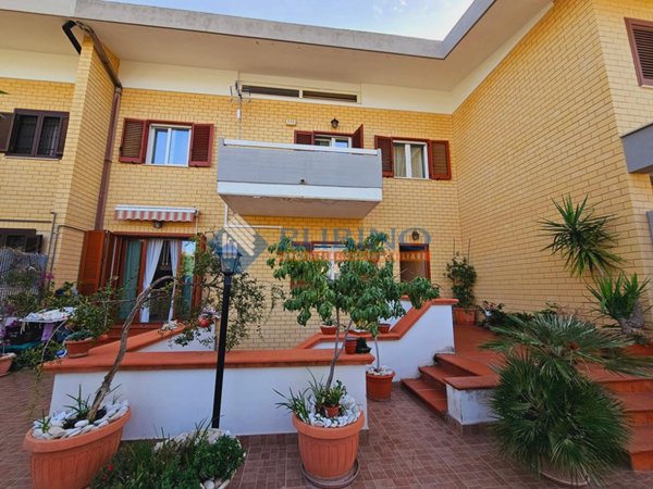 casa indipendente in vendita a Bari in zona Loseto