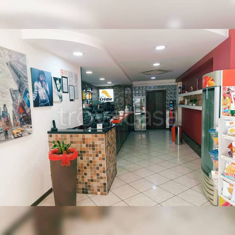 locale commerciale in vendita a Bari in zona Libertà