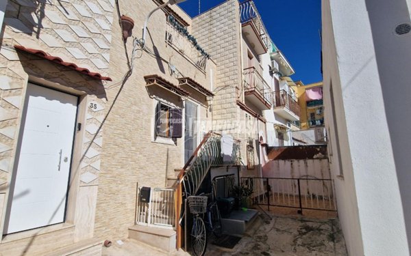 casa indipendente in vendita a Bari in zona Carbonara