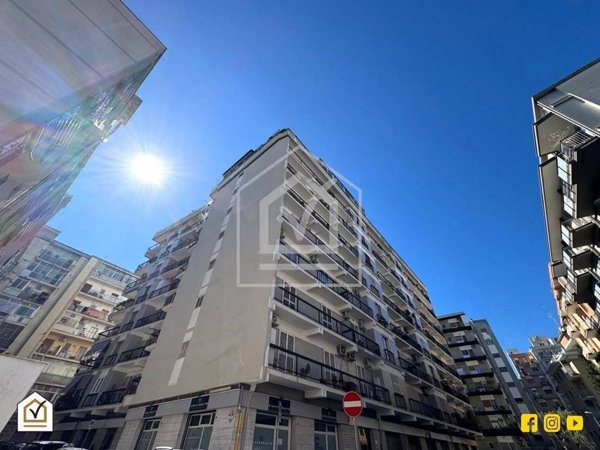 negozio in vendita a Bari in zona Picone