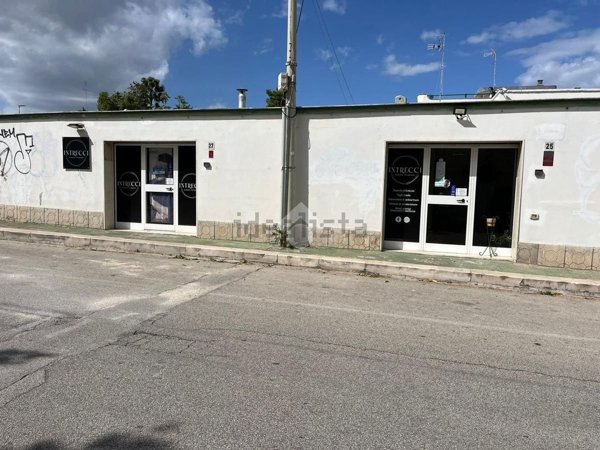 locale commerciale in vendita a Bari in zona Torre a Mare