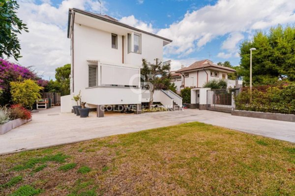 casa indipendente in vendita a Bari in zona Japigia