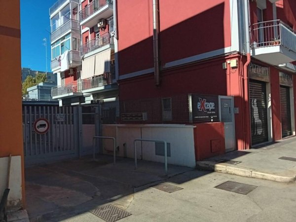 negozio in vendita a Bari in zona Poggiofranco