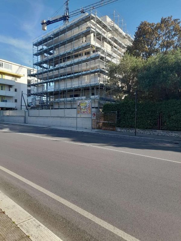 negozio in vendita a Bari in zona San Girolamo