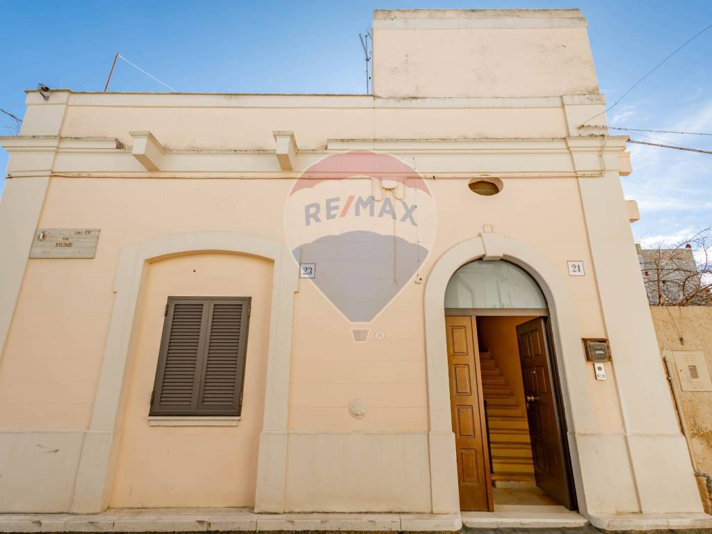 casa indipendente in vendita a Bari in zona Murat