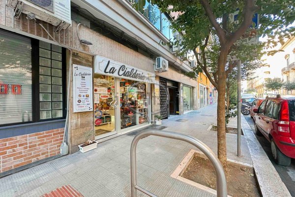 locale commerciale in vendita a Bari in zona Murat