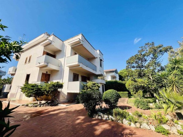 casa indipendente in vendita a Bari in zona Murat