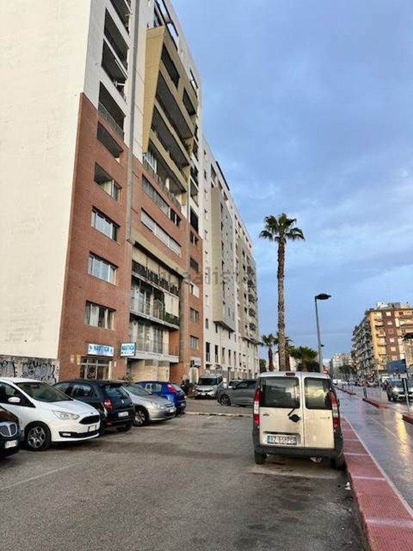 locale commerciale in vendita a Bari in zona Libertà