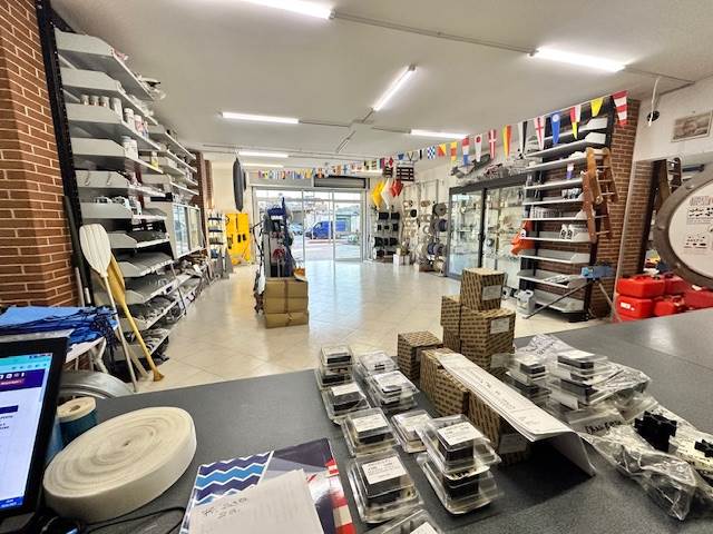 negozio in vendita a Bari in zona Libertà