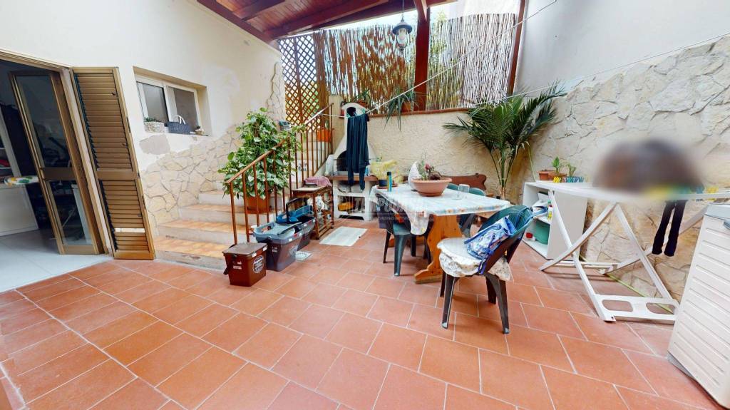casa indipendente in vendita a Bari in zona Carbonara