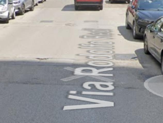 negozio in vendita a Bari in zona Picone
