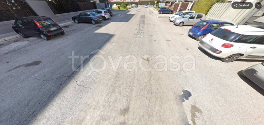 locale commerciale in vendita a Bari in zona Japigia
