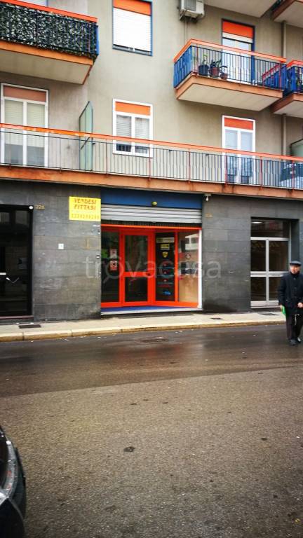 negozio in vendita a Bari in zona Libertà