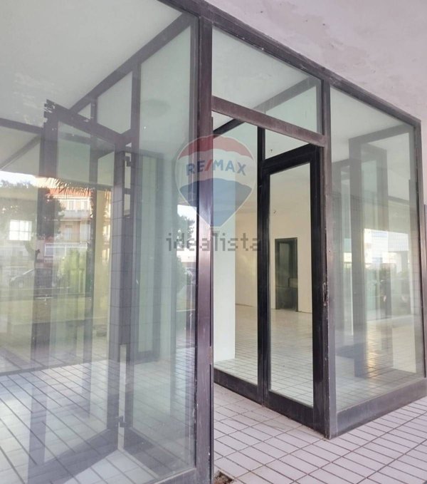 locale di sgombero in vendita a Bari in zona Fesca