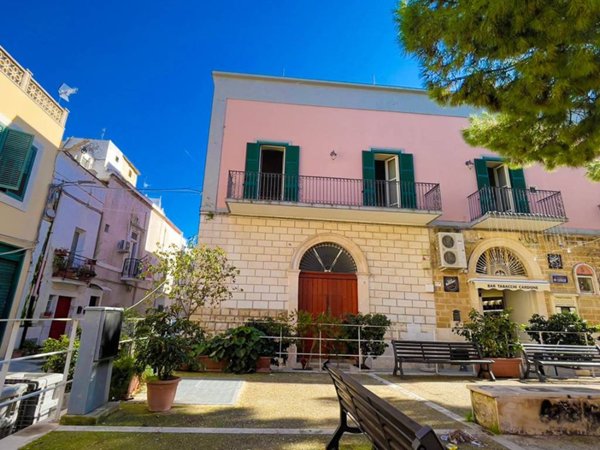 intera palazzina in vendita a Bari in zona Carbonara