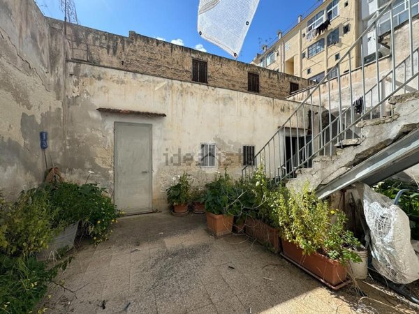 casa semindipendente in vendita a Bari in zona Madonnella