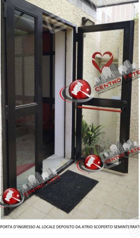 locale commerciale in vendita a Bari in zona Poggiofranco