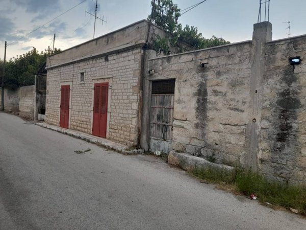 intera palazzina in vendita a Bari in zona Santo Spirito