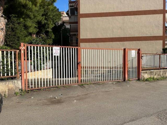 locale di sgombero in vendita a Bari in zona Poggiofranco