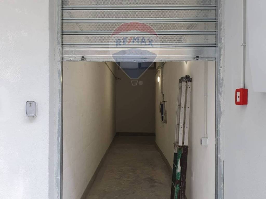 locale commerciale in vendita a Bari in zona Poggiofranco