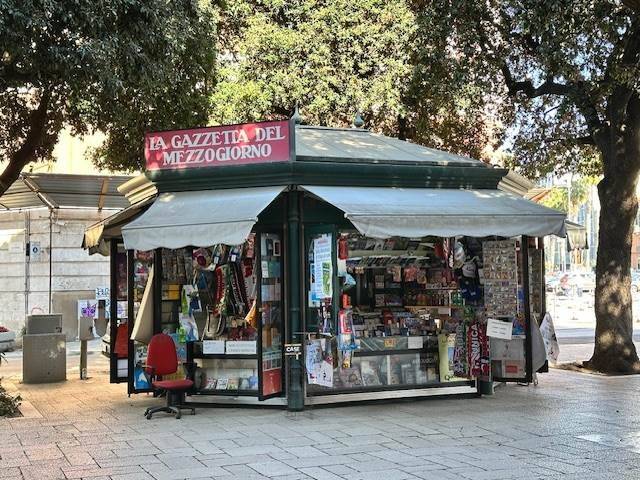 negozio in vendita a Bari in zona Città Vecchia