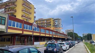 ufficio in vendita a Bari in zona Poggiofranco