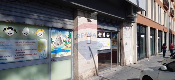 locale commerciale in vendita a Bari in zona Libertà