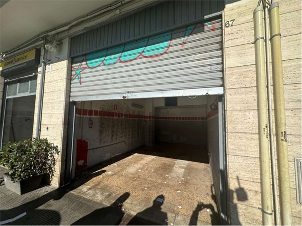 locale commerciale in vendita a Bari in zona Libertà