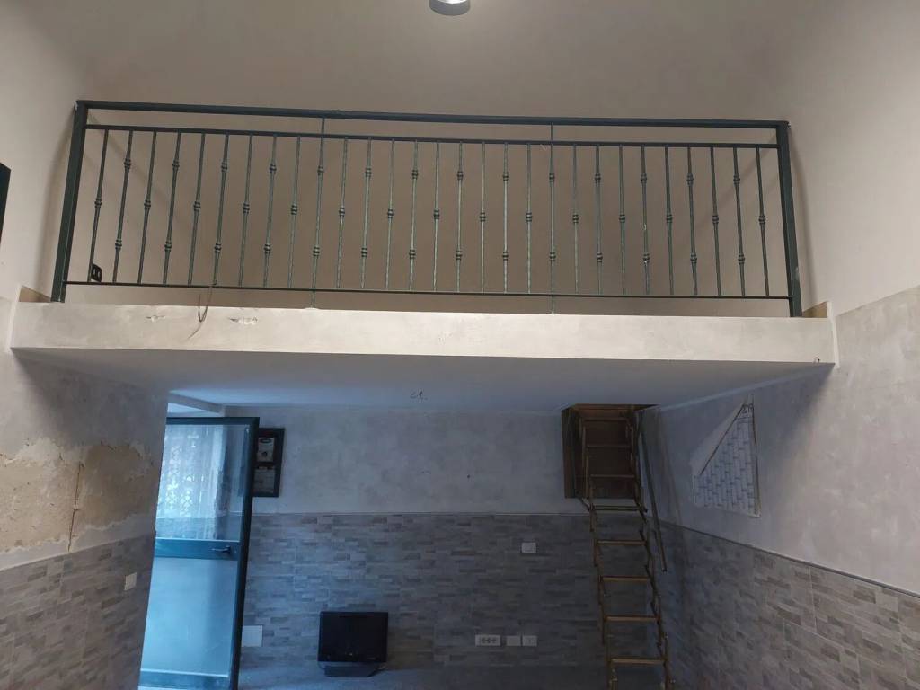 negozio in vendita a Bari in zona Libertà