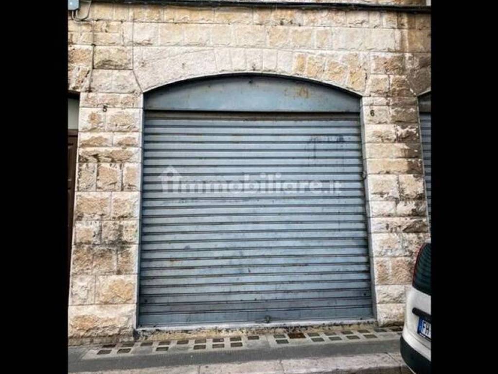 negozio in vendita a Bari in zona Città Vecchia