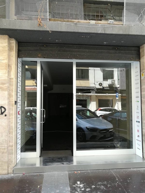 locale commerciale in vendita a Bari in zona Murat