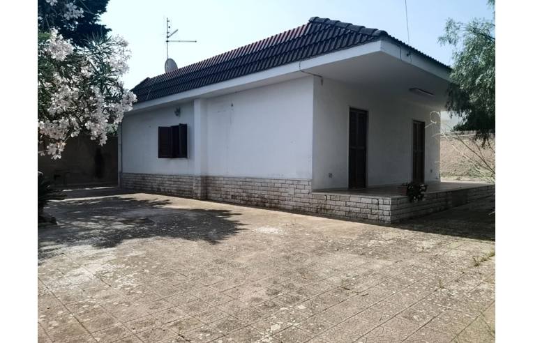 casa indipendente in vendita a Bari in zona Torre a Mare