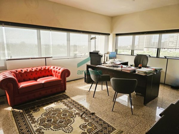 ufficio in vendita a Bari in zona Poggiofranco