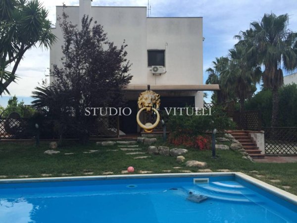 casa indipendente in vendita a Bari in zona Carbonara